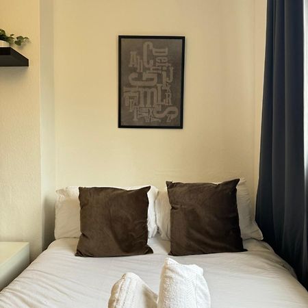 2 Bed Apt Sofa Bed Up To 6 Londres Extérieur photo