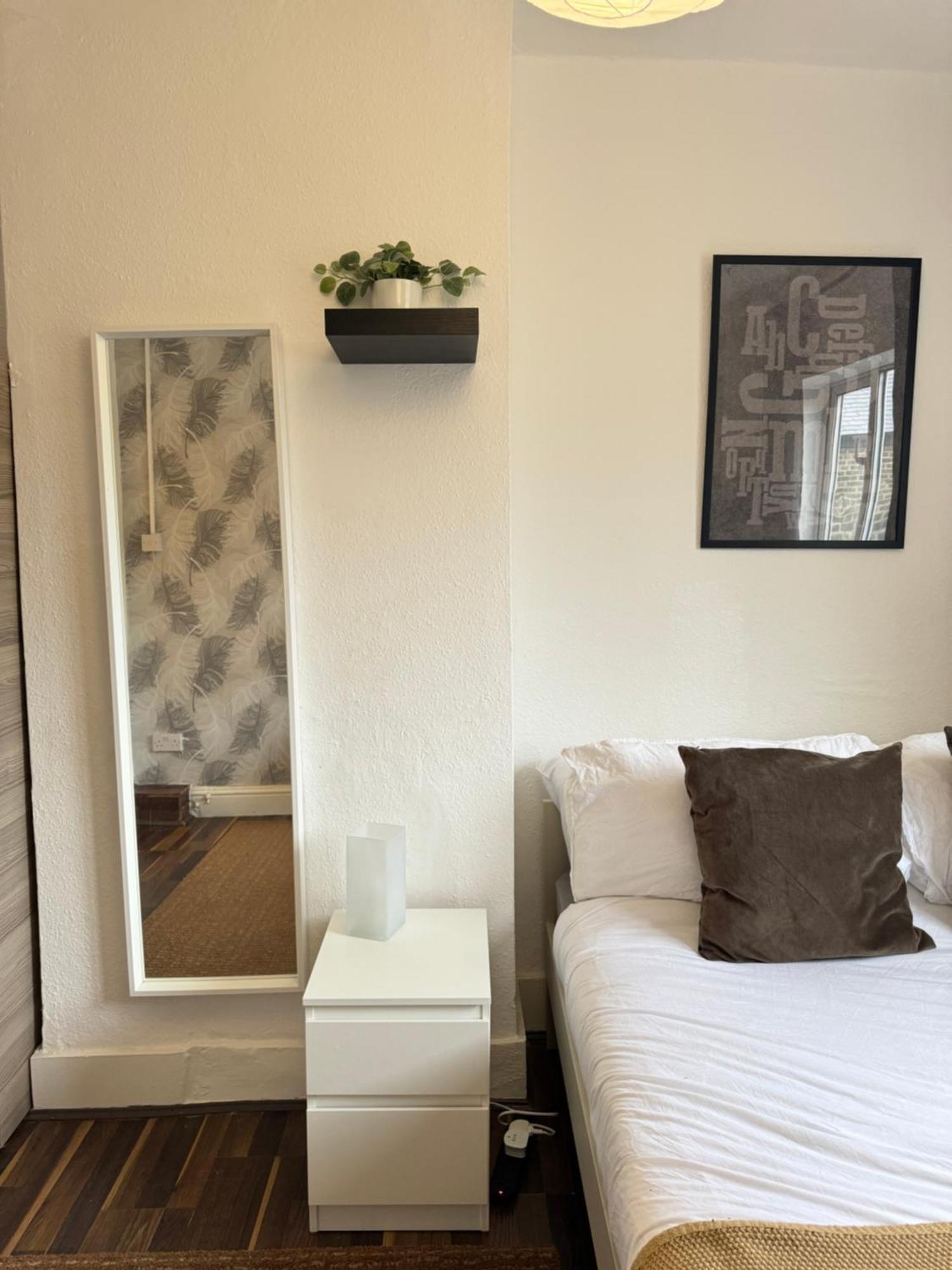 2 Bed Apt Sofa Bed Up To 6 Londres Extérieur photo