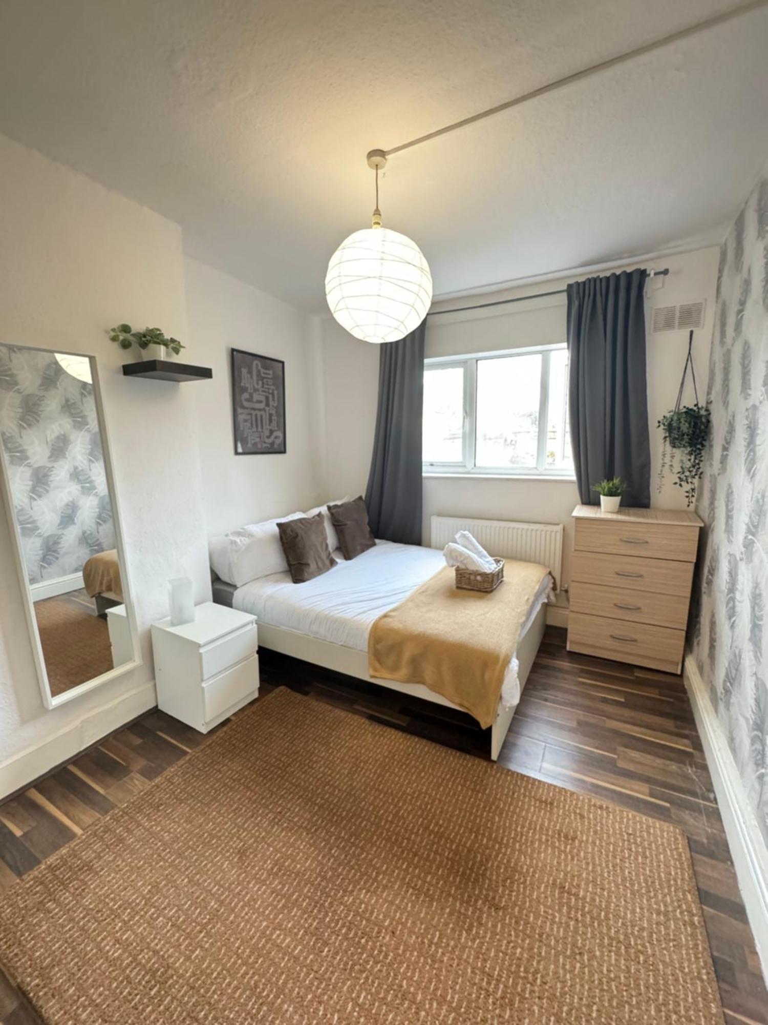 2 Bed Apt Sofa Bed Up To 6 Londres Extérieur photo