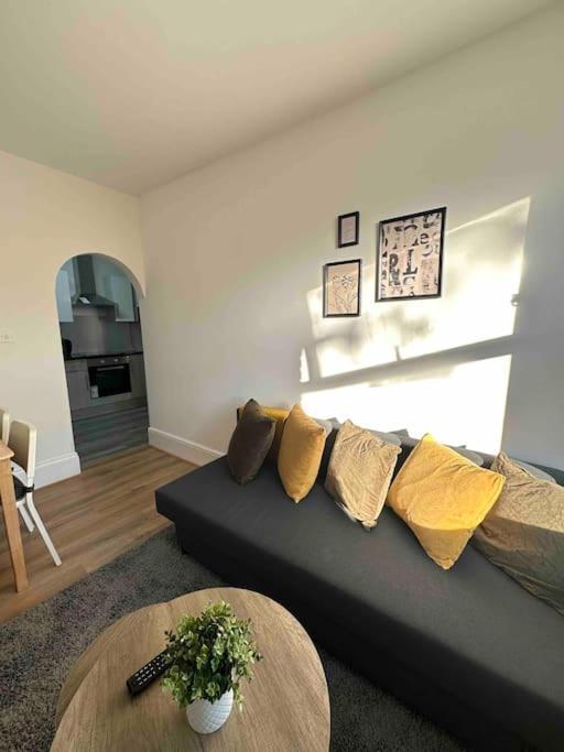 2 Bed Apt Sofa Bed Up To 6 Londres Extérieur photo