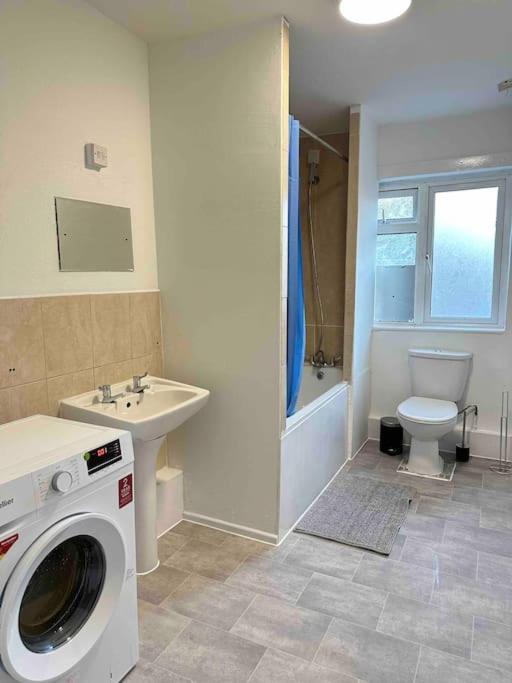 2 Bed Apt Sofa Bed Up To 6 Londres Extérieur photo