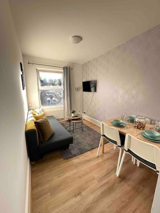 2 Bed Apt Sofa Bed Up To 6 Londres Extérieur photo