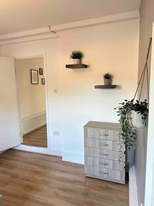 2 Bed Apt Sofa Bed Up To 6 Londres Extérieur photo