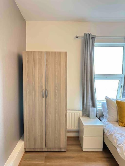 2 Bed Apt Sofa Bed Up To 6 Londres Extérieur photo