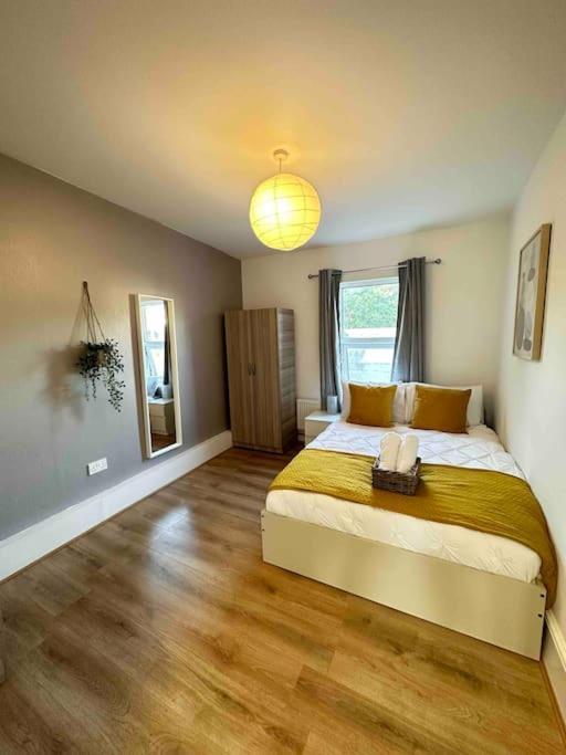 2 Bed Apt Sofa Bed Up To 6 Londres Extérieur photo